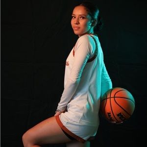 Meet your Posher, Valeria